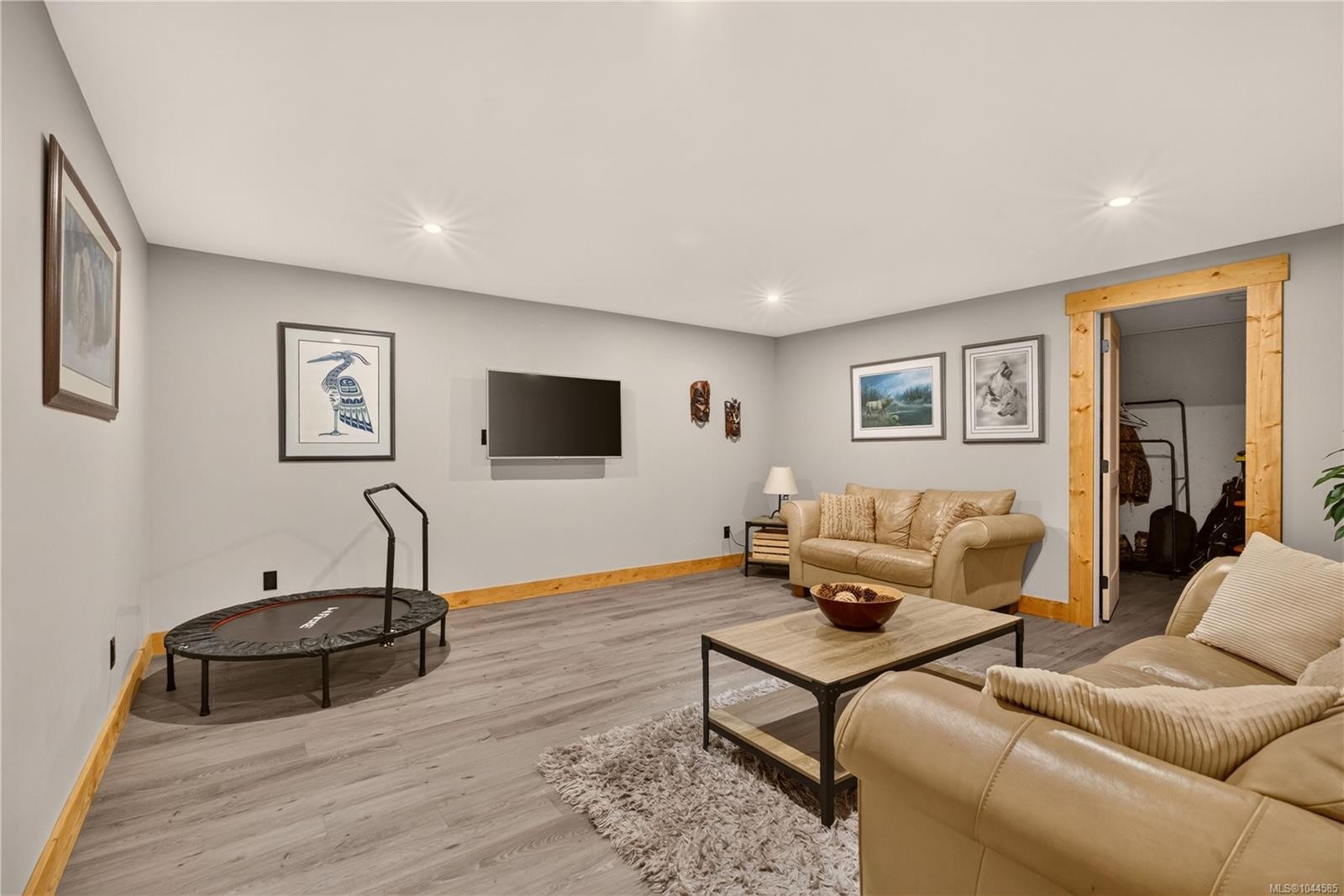 1258 Barr Dr, Merville, BC