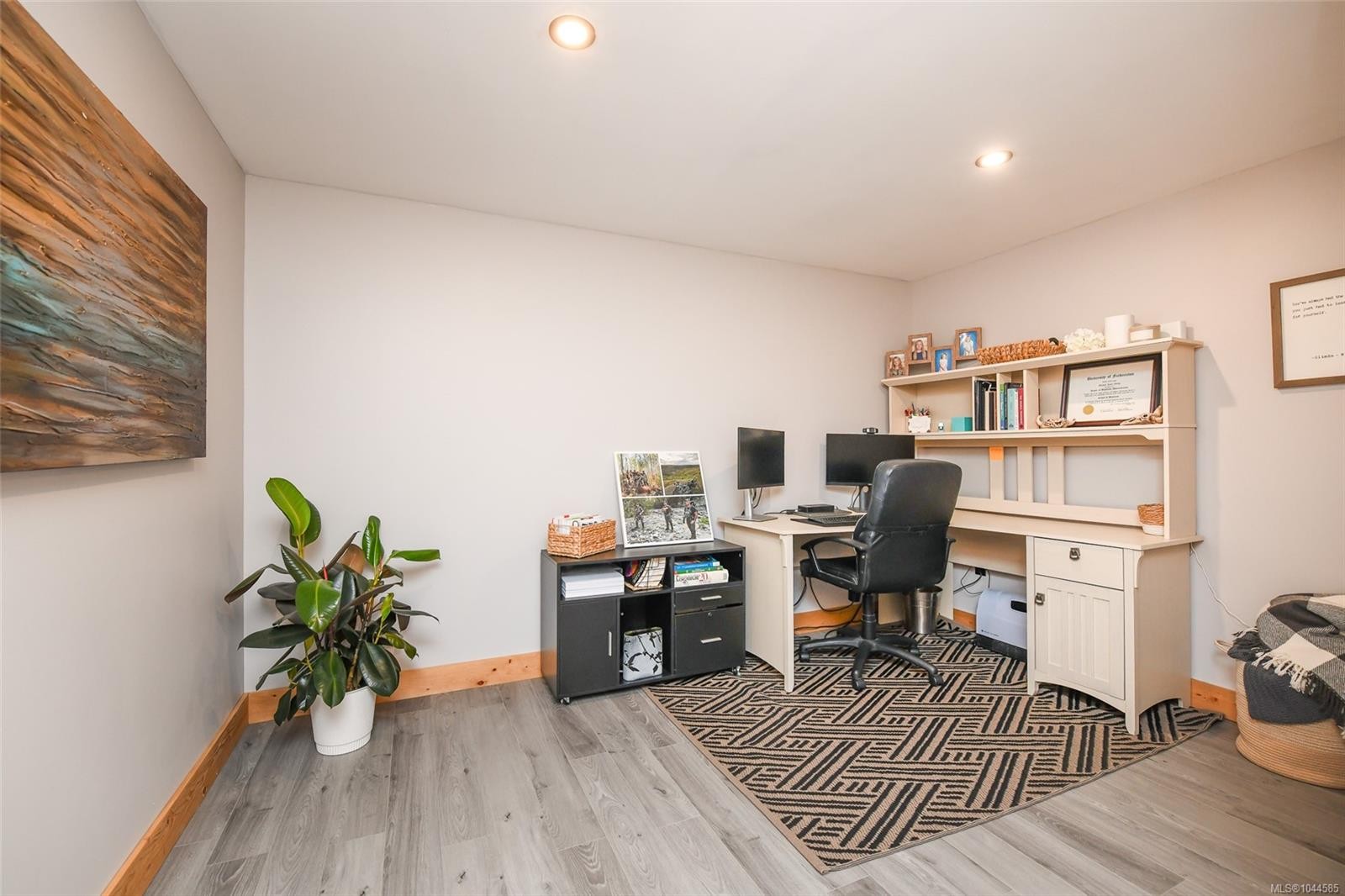 1258 Barr Dr, Merville, BC