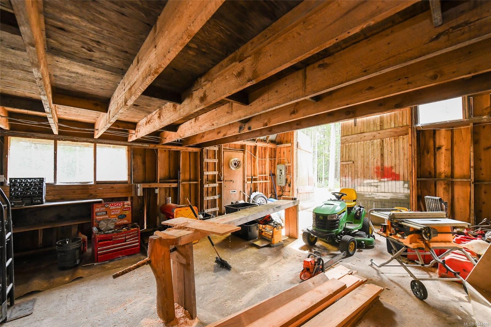 1258 Barr Dr, Merville, BC