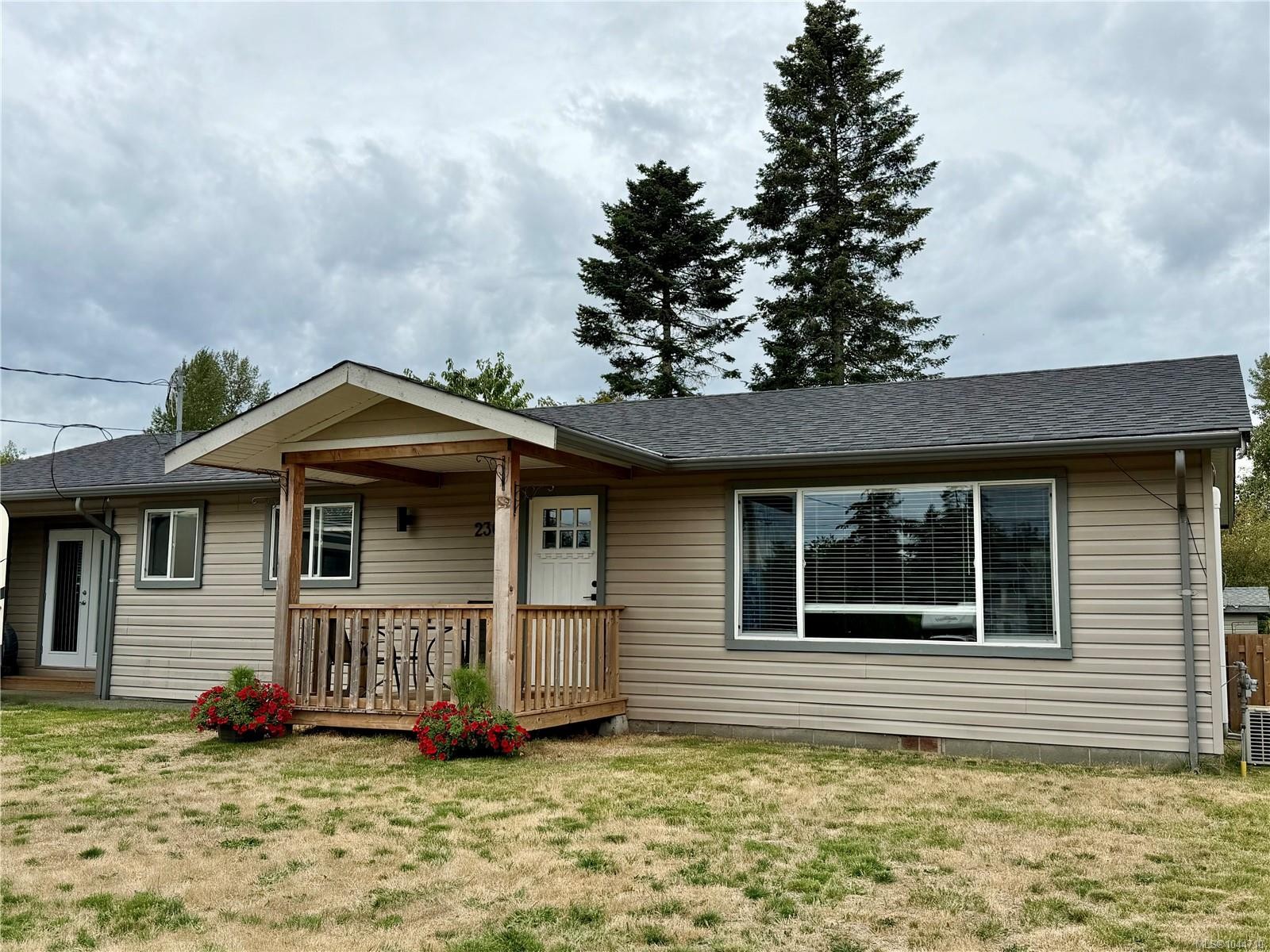 230 Carolyn Rd, Campbell River, BC