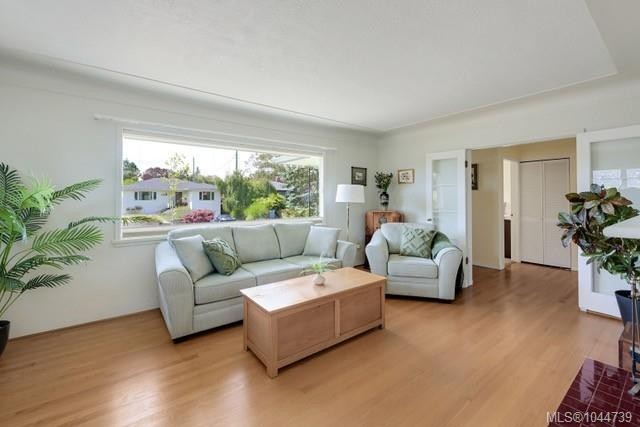 2471 Dryfe St, Oak Bay, BC