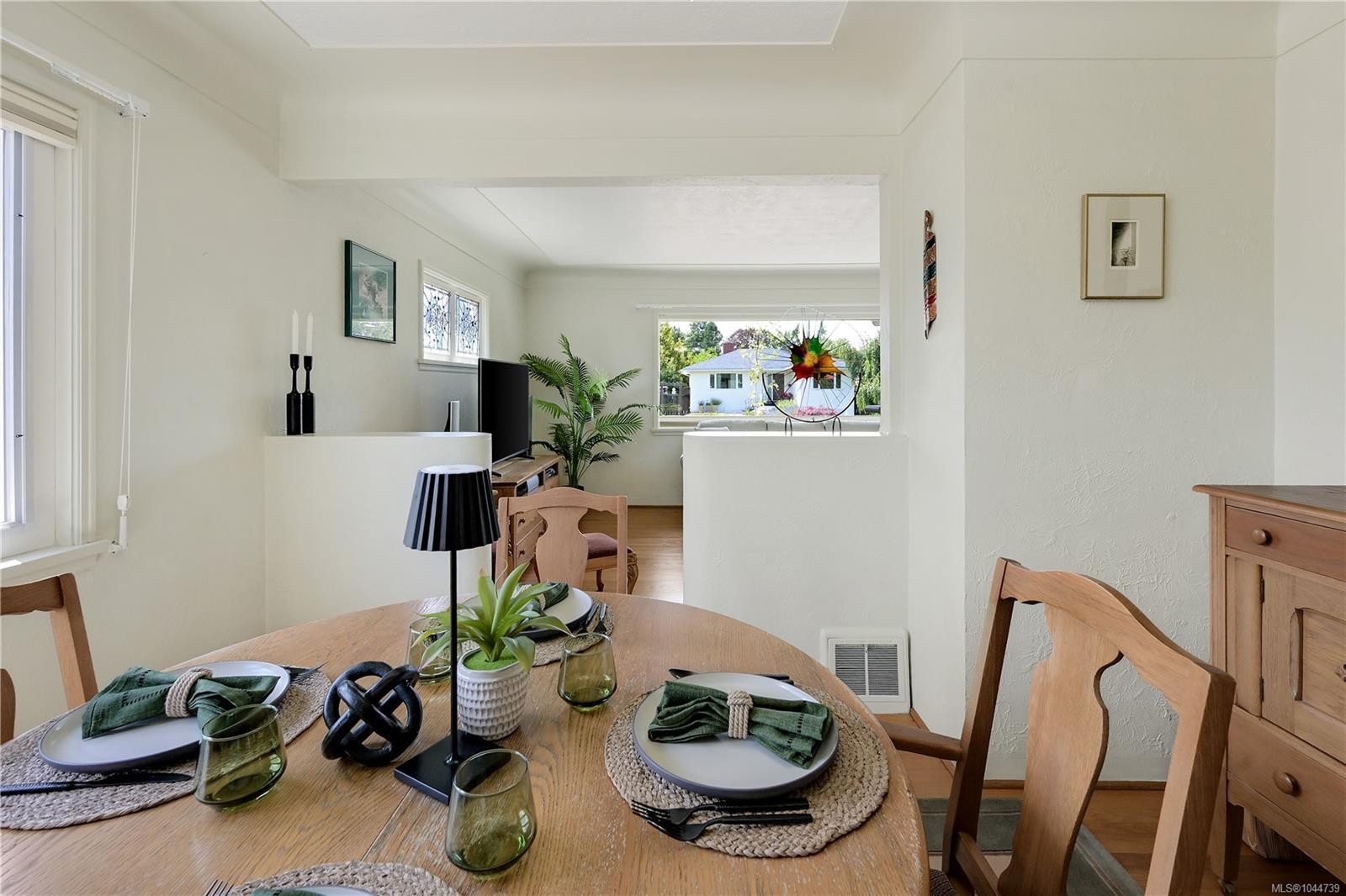 2471 Dryfe St, Oak Bay, BC