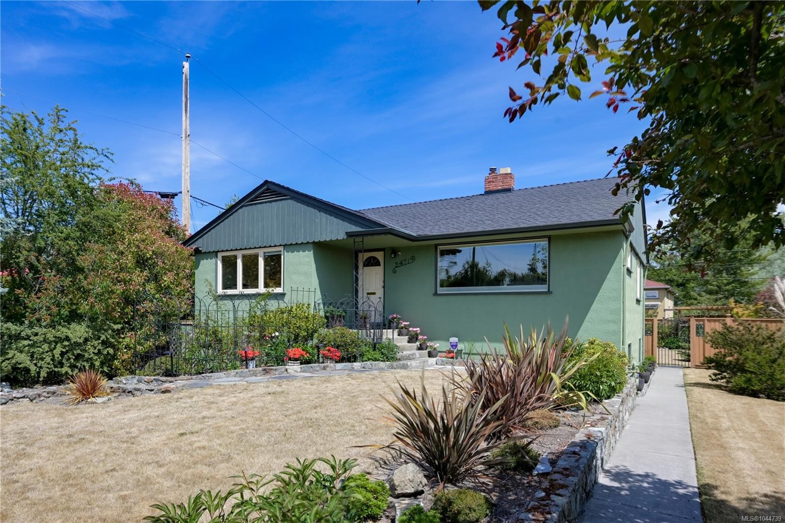 2471 Dryfe St, Oak Bay, BC