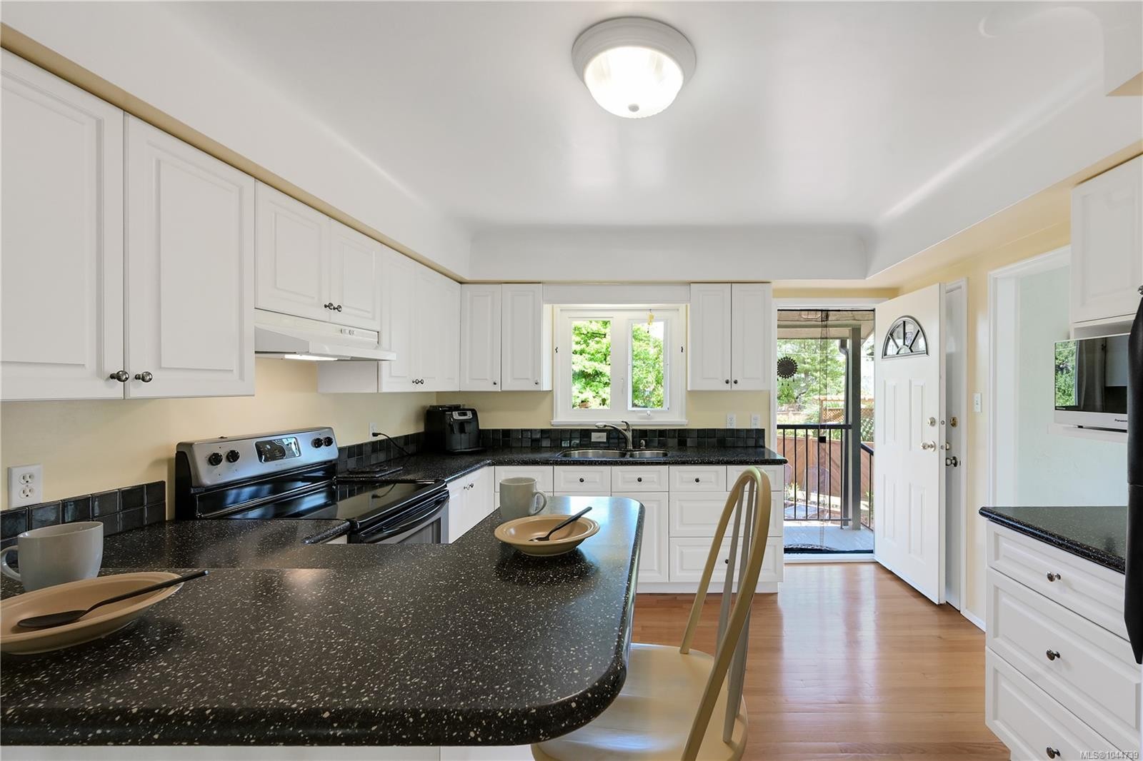 2471 Dryfe St, Oak Bay, BC