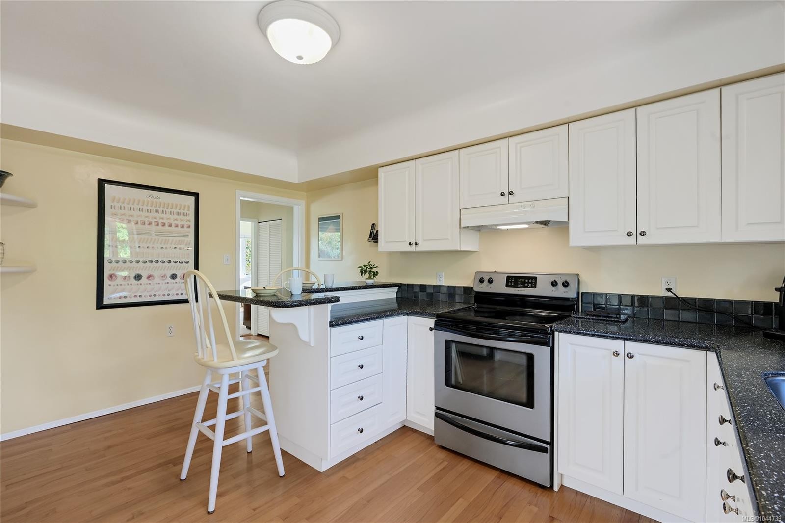2471 Dryfe St, Oak Bay, BC