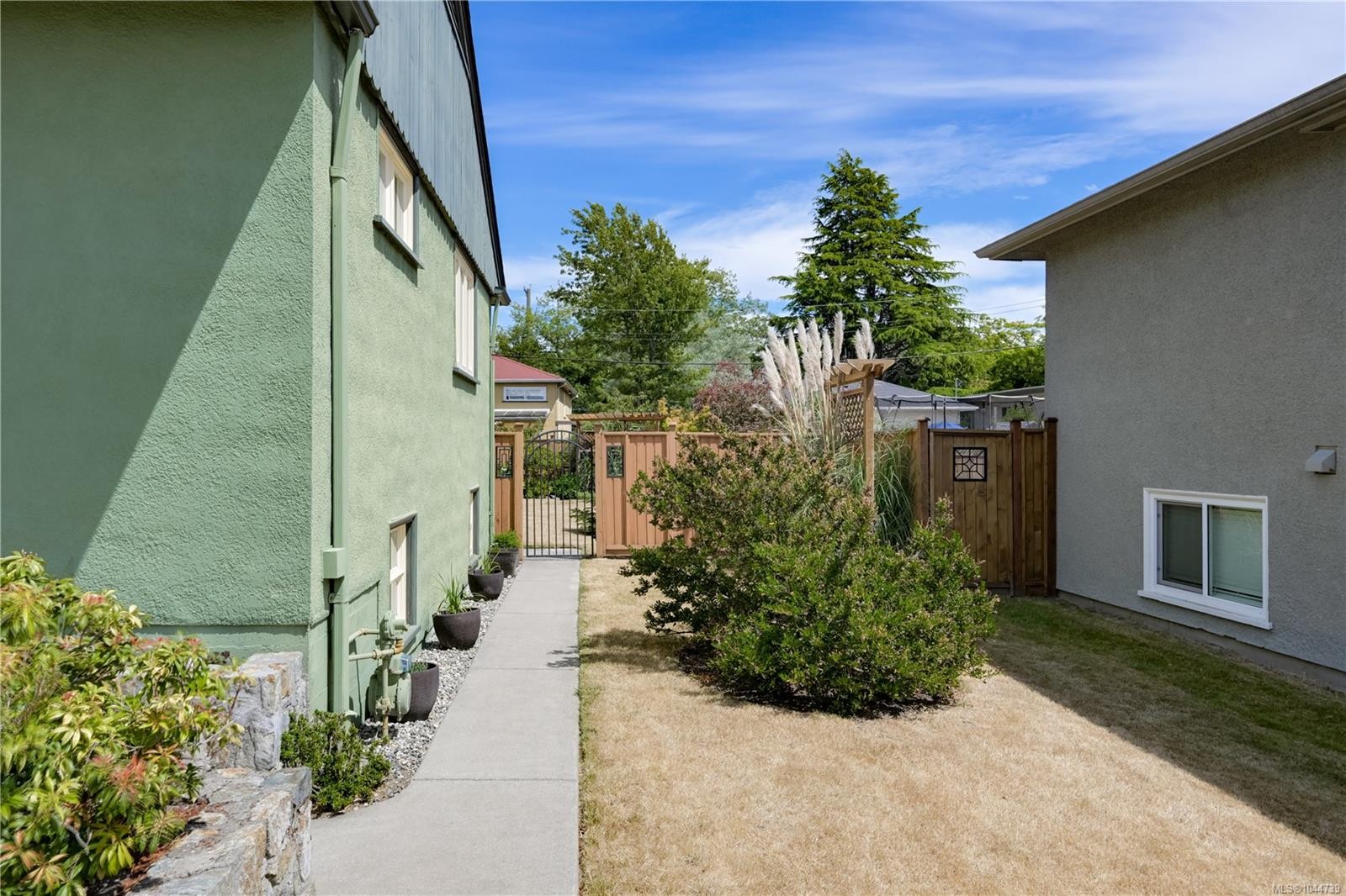 2471 Dryfe St, Oak Bay, BC