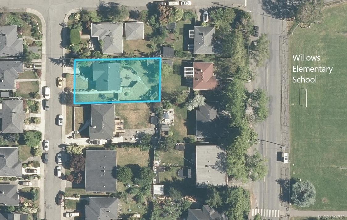 2471 Dryfe St, Oak Bay, BC