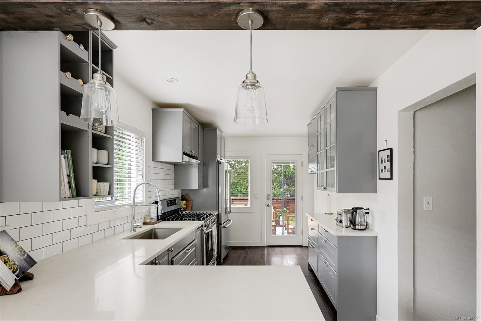 3128 Quadra St, Victoria, BC
