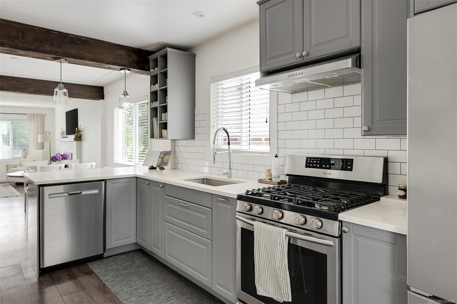 3128 Quadra St, Victoria, BC