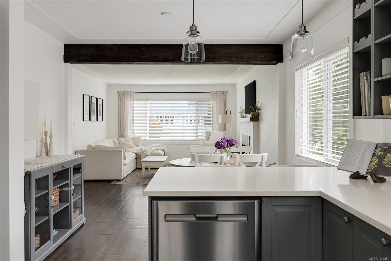 3128 Quadra St, Victoria, BC