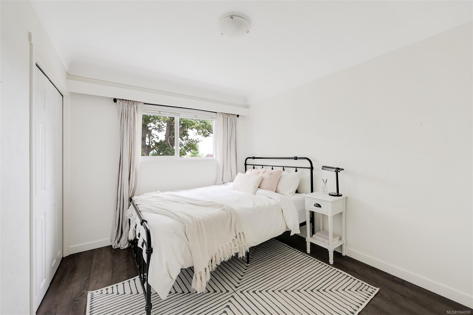 3128 Quadra St, Victoria, BC