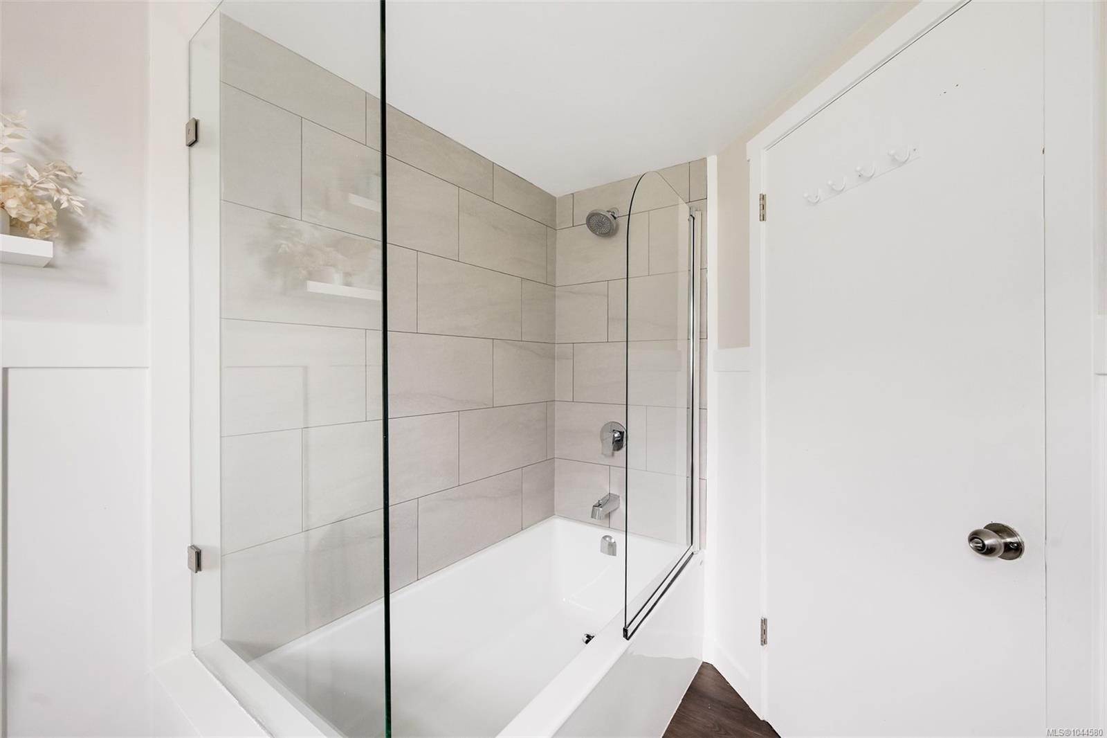 3128 Quadra St, Victoria, BC