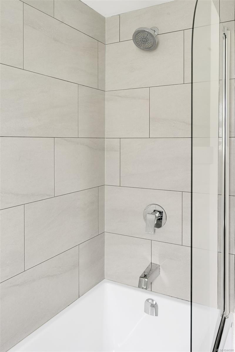 3128 Quadra St, Victoria, BC