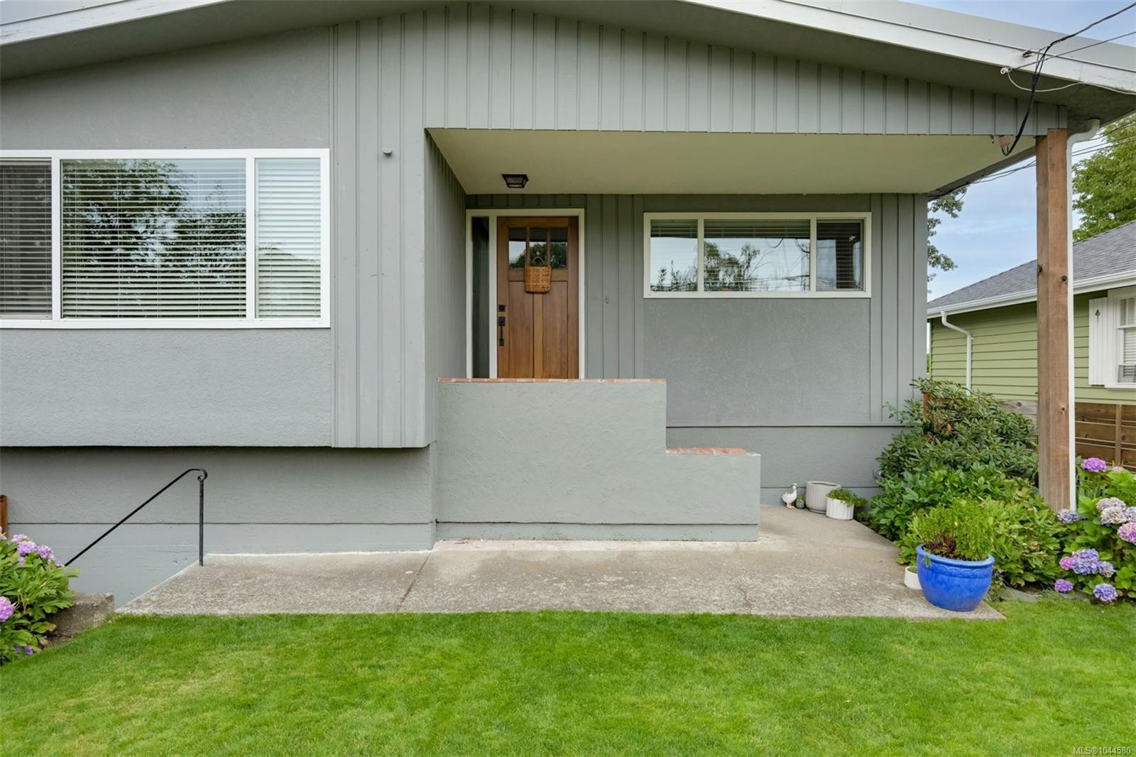 3128 Quadra St, Victoria, BC