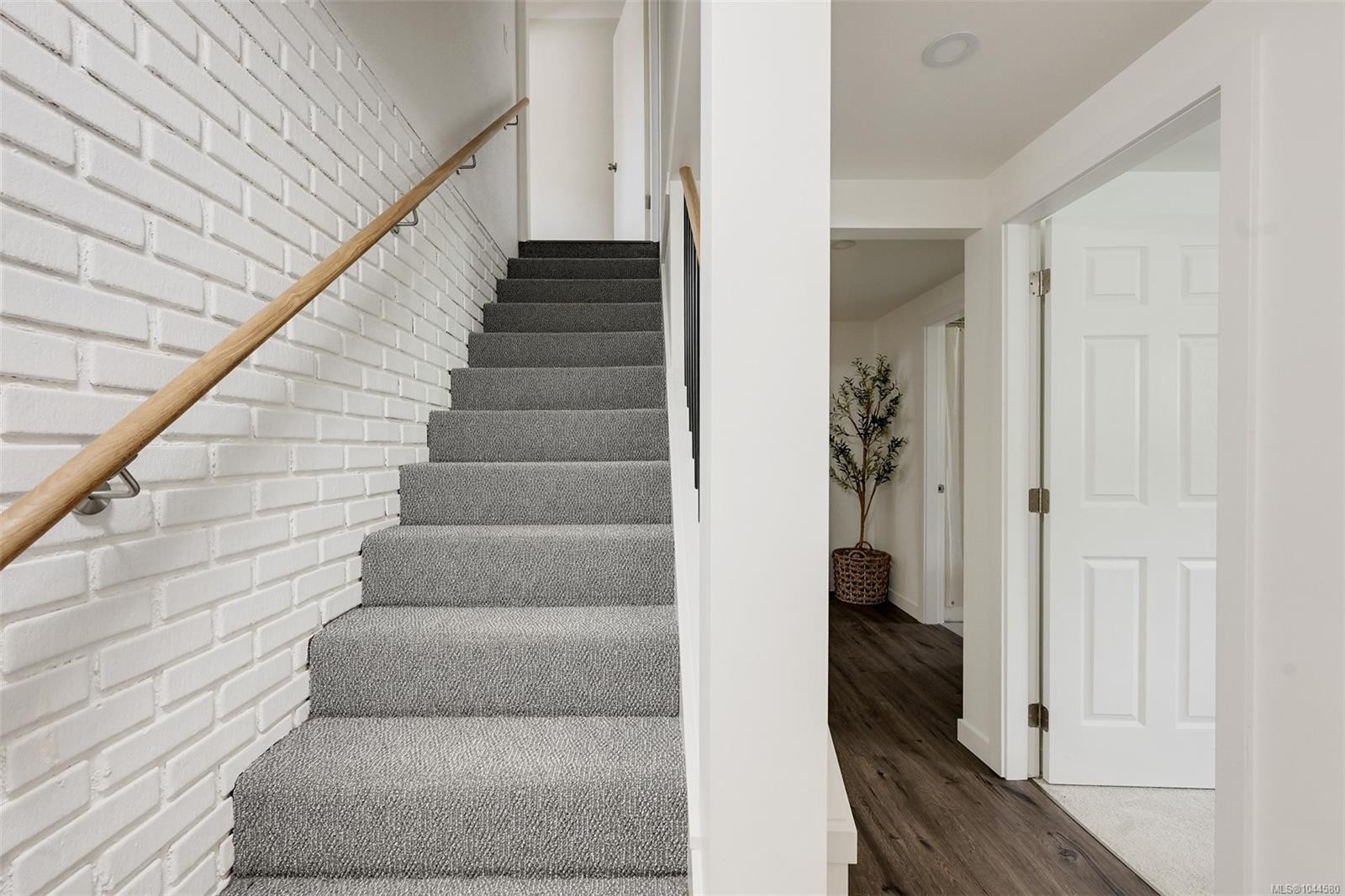 3128 Quadra St, Victoria, BC