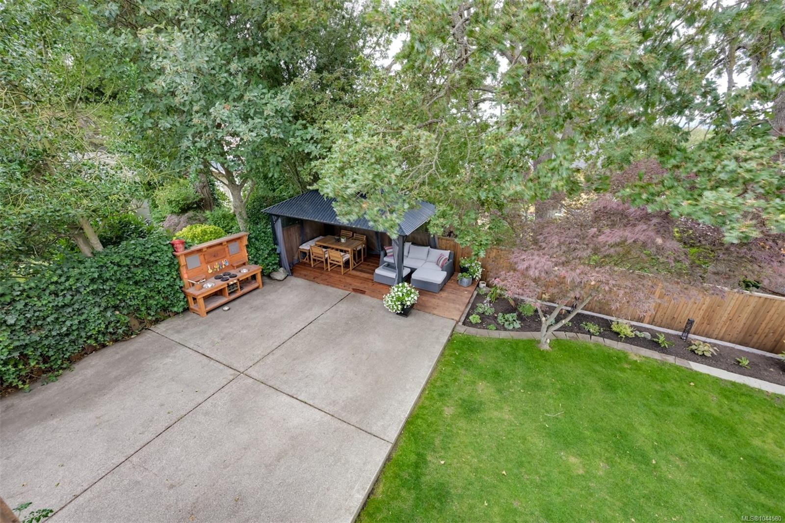 3128 Quadra St, Victoria, BC