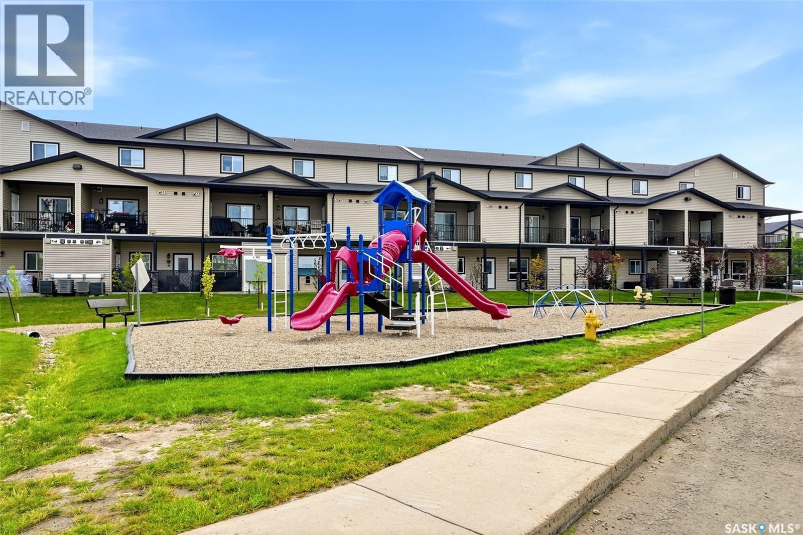 312 3822 Dewdney Avenue E, Regina, SK - Outdoor With Facade