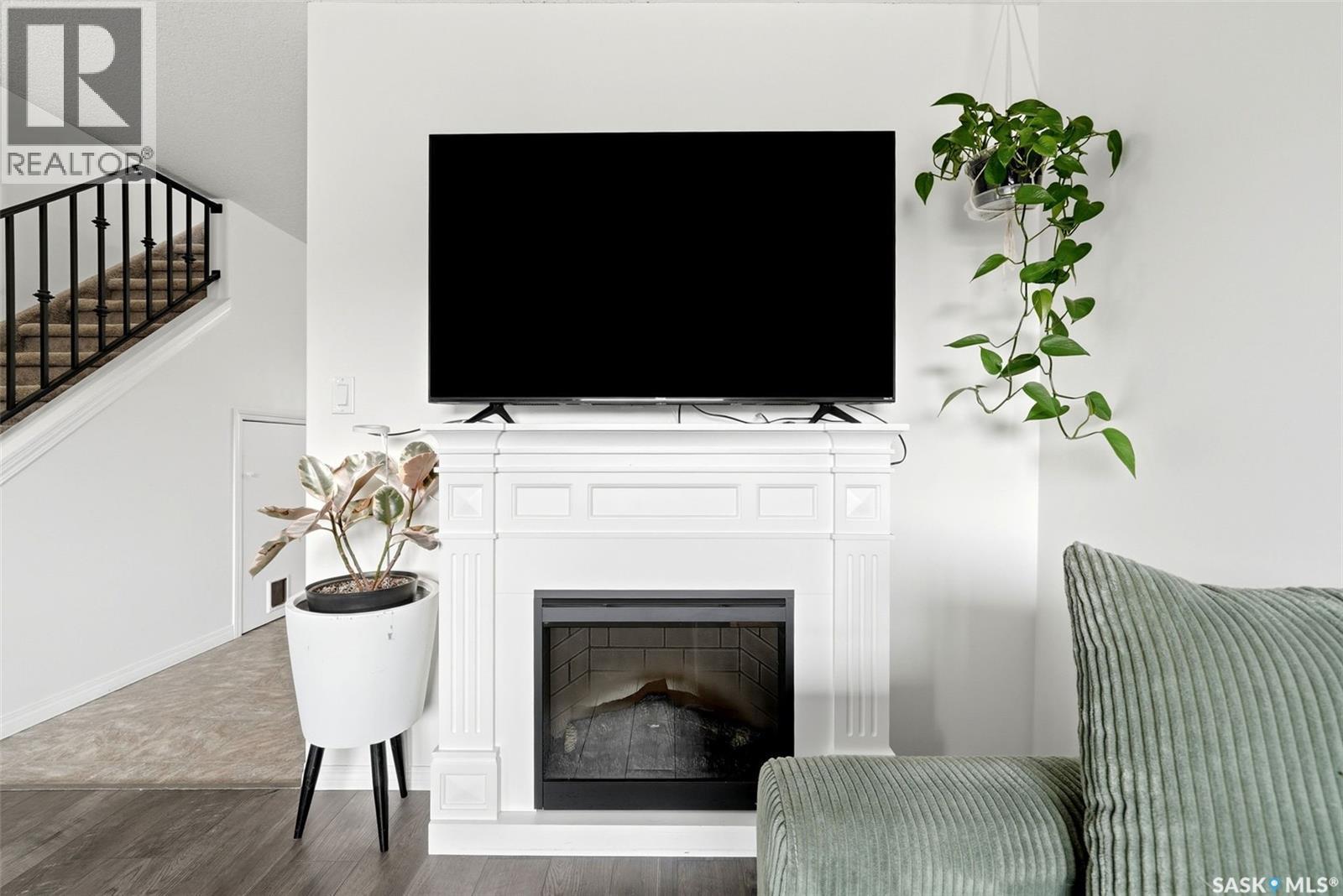 312 3822 Dewdney Avenue E, Regina, SK - Indoor With Fireplace