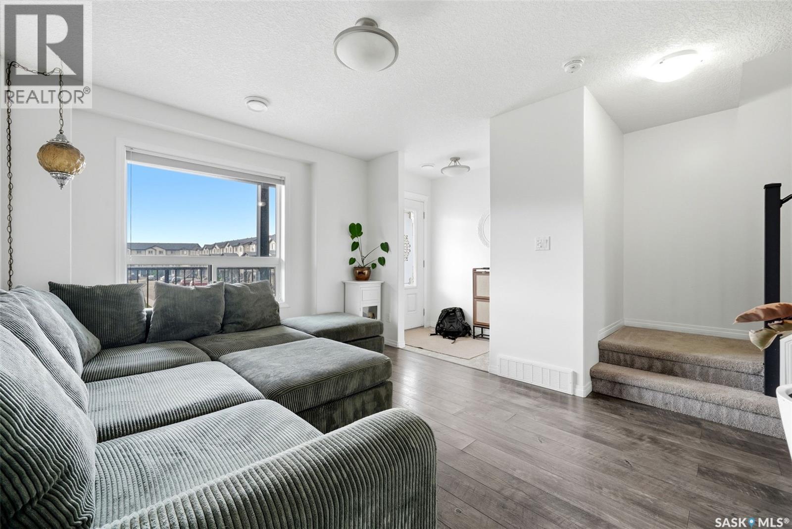 312 3822 Dewdney Avenue E, Regina, SK - Indoor Photo Showing Living Room