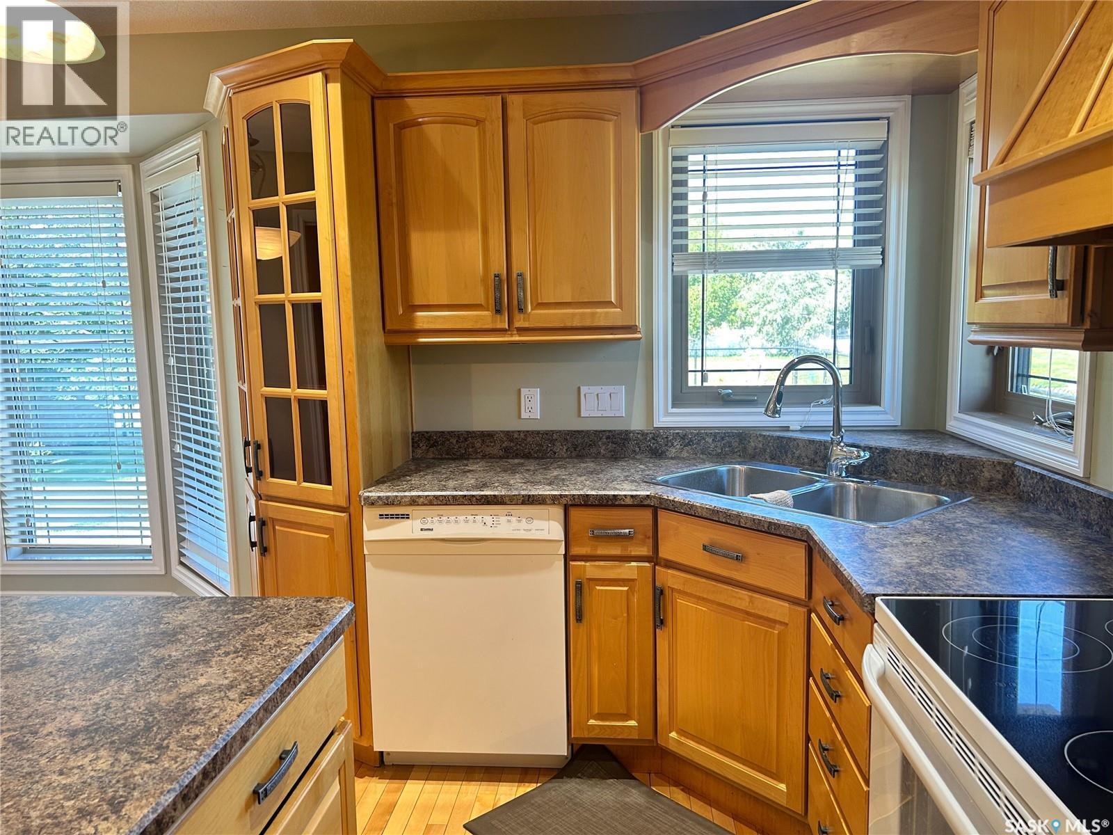 1 Telfer Bay, Prince Albert, SK - Indoor Photo Showing Kitchen With Double Sink