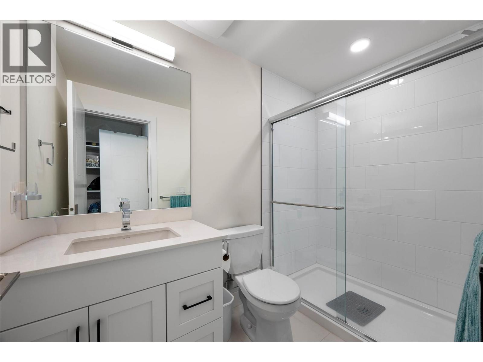 651 Dunes Drive Unit# 306, Kamloops, BC - Indoor Photo Showing Bathroom