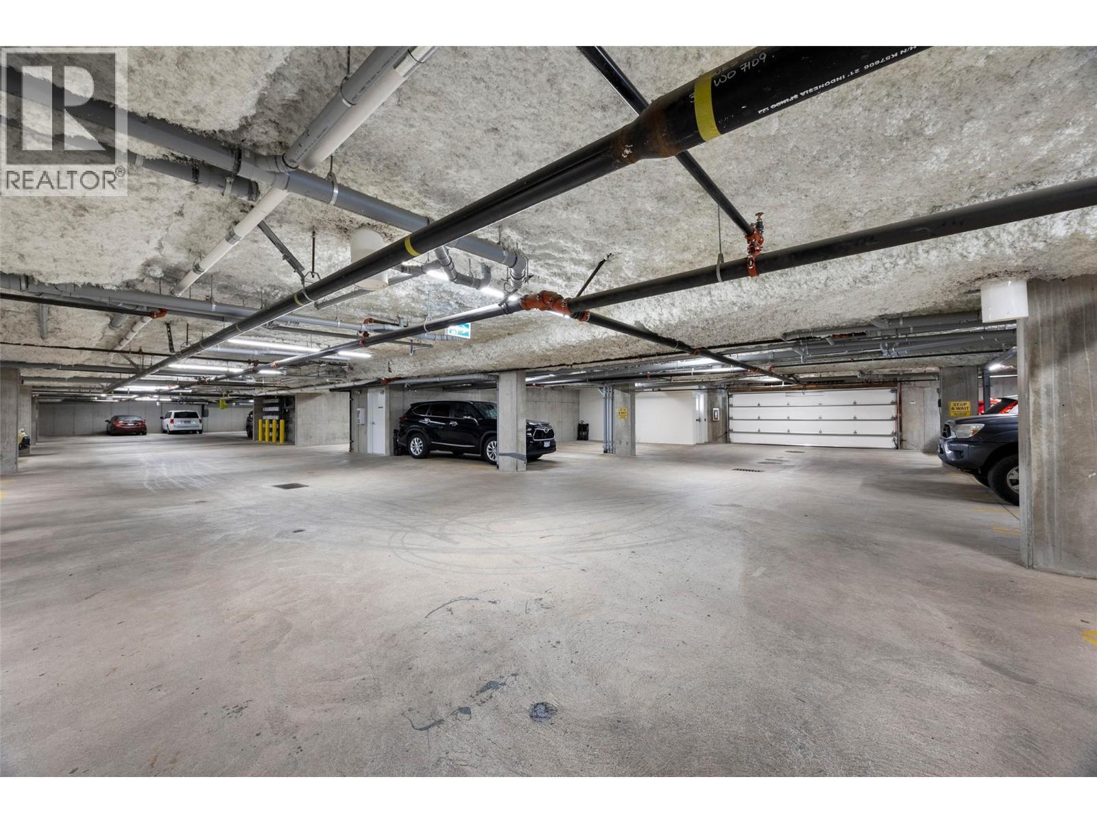 651 Dunes Drive Unit# 306, Kamloops, BC - Indoor Photo Showing Garage