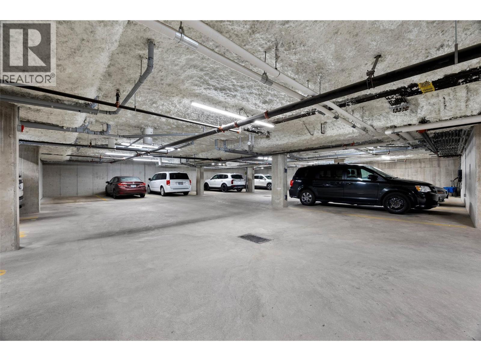 651 Dunes Drive Unit# 306, Kamloops, BC - Indoor Photo Showing Garage