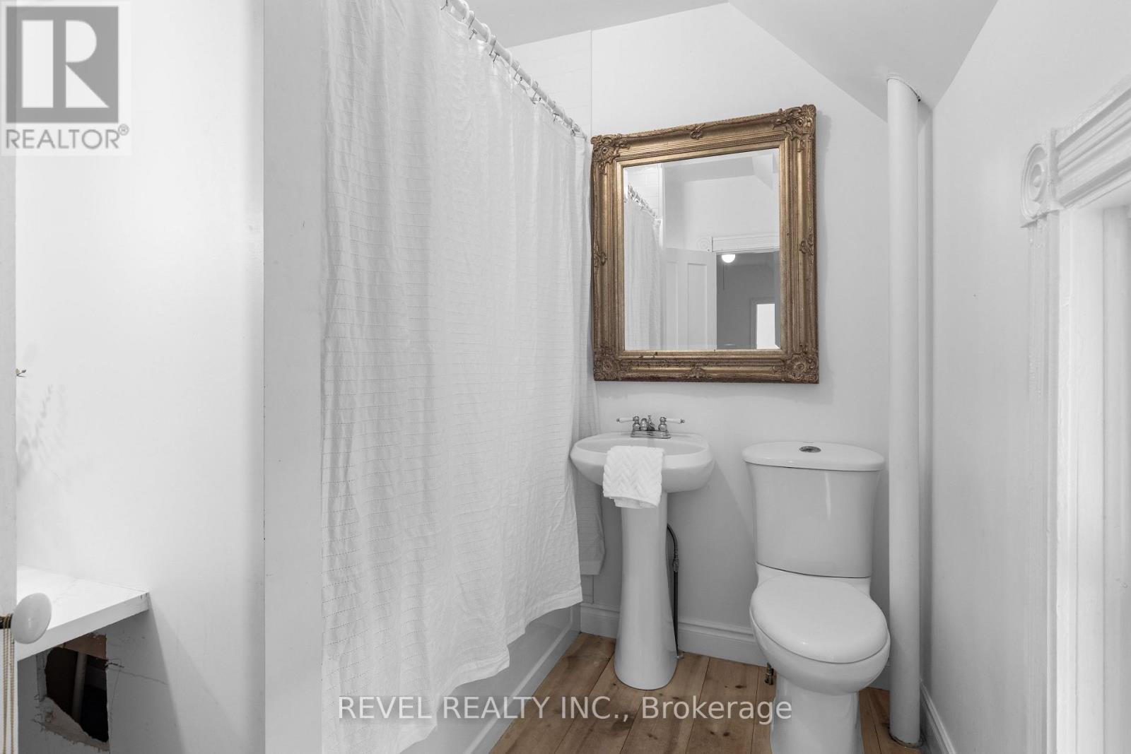 399 Eldon Road, Kawartha Lakes (Little Britain), ON - Indoor Photo Showing Bathroom