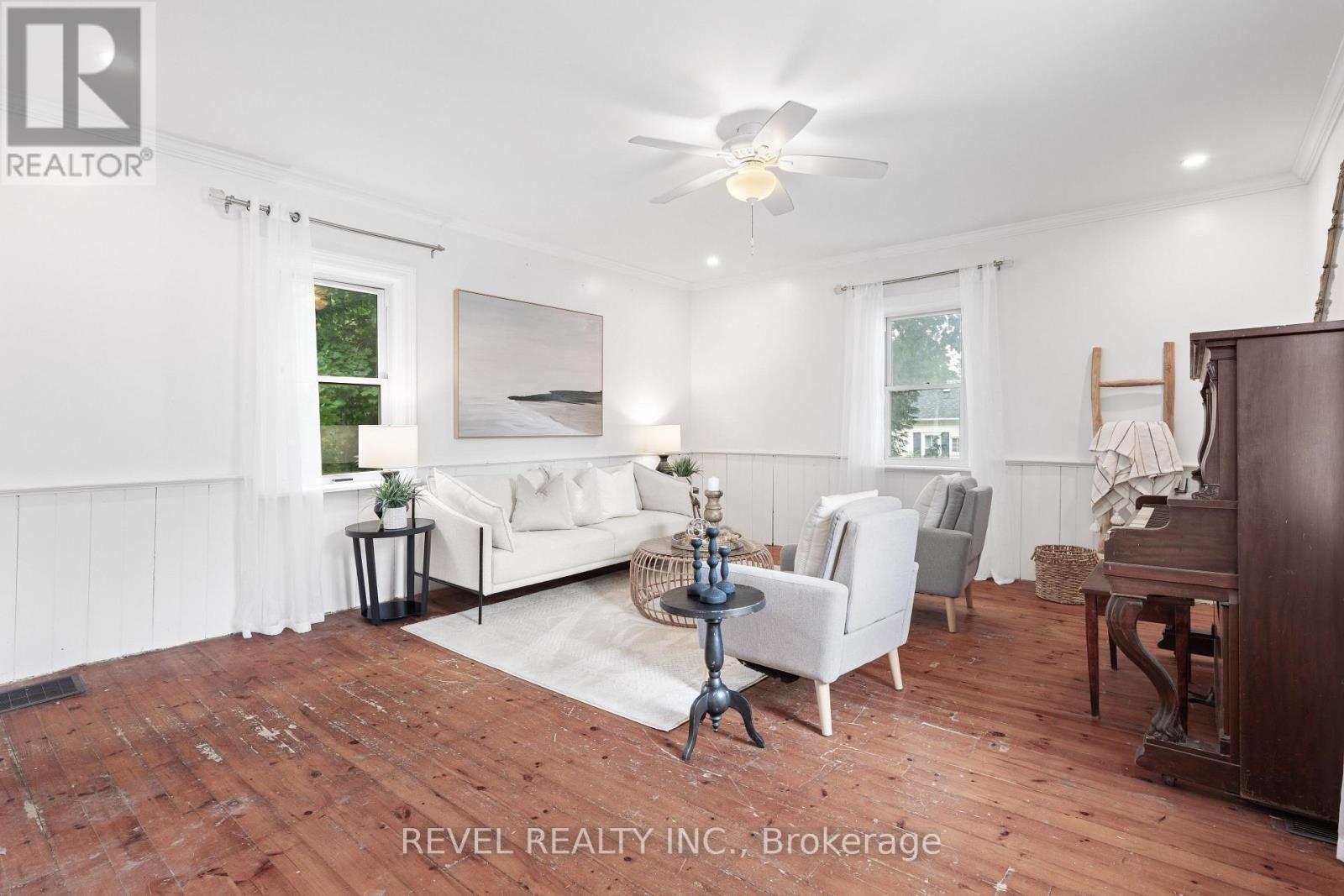 399 Eldon Road, Kawartha Lakes (Little Britain), ON - Indoor Photo Showing Living Room
