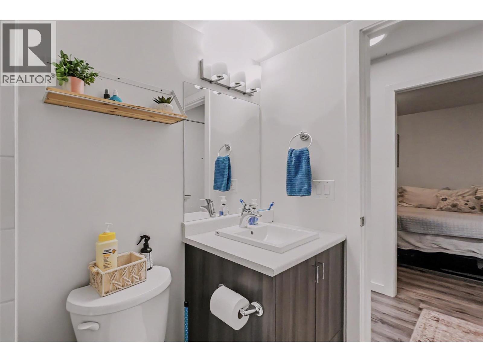 725 Academy Way Unit# 115, Kelowna, BC - Indoor Photo Showing Bathroom