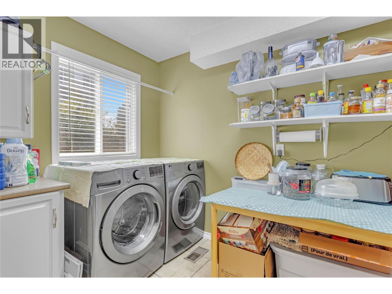 1675 Thayer Court Unit# 1, Kelowna, BC - Indoor Photo Showing Laundry Room