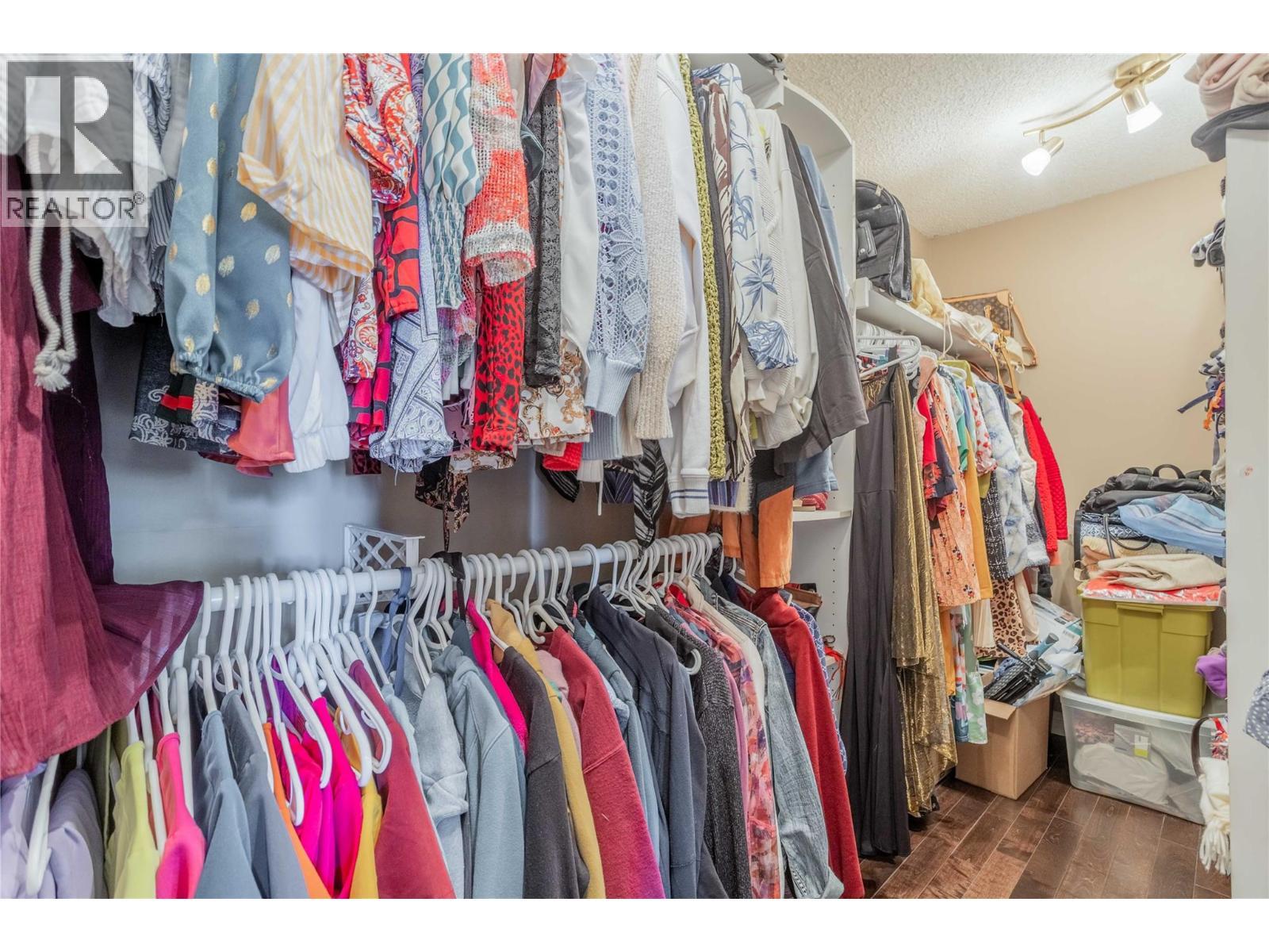 1675 Thayer Court Unit# 1, Kelowna, BC - Indoor With Storage