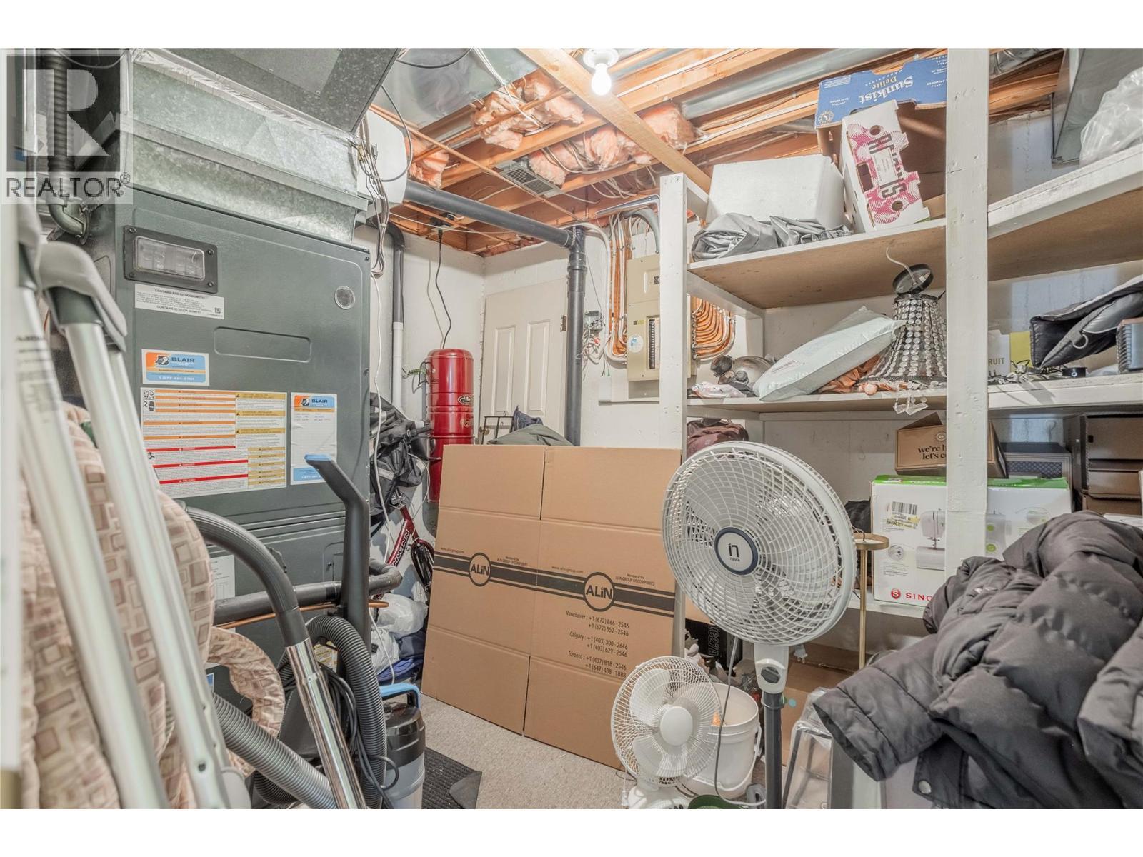 1675 Thayer Court Unit# 1, Kelowna, BC - Indoor Photo Showing Basement