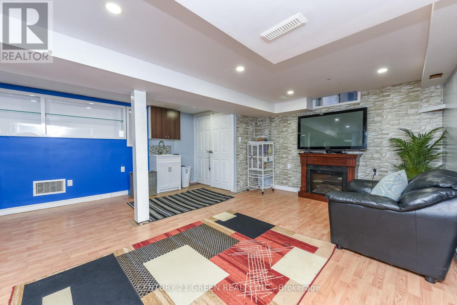 200 Winners Circle, Brampton, ON - Indoor With Fireplace