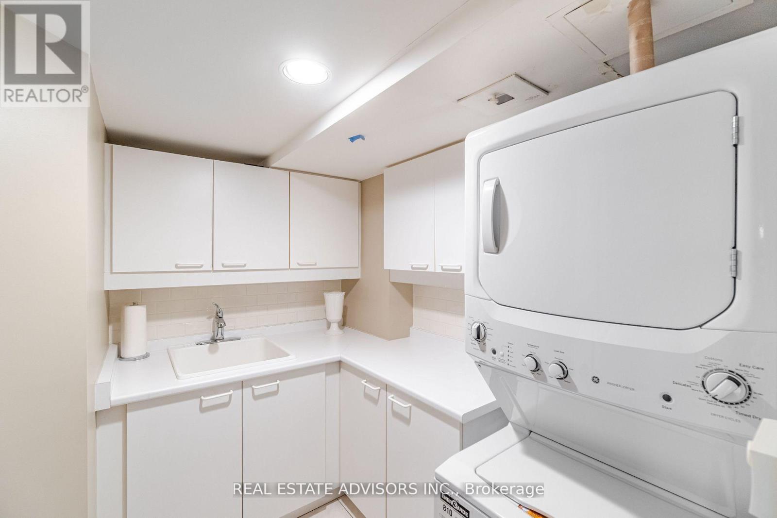 309 - 75 York Mills Road, Toronto, ON - Indoor Photo Showing Laundry Room