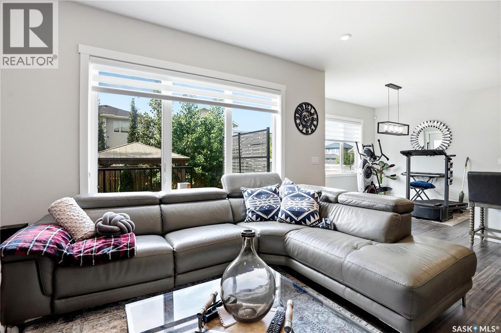 206 Kenaschuk Union, Saskatoon, SK - Indoor Photo Showing Living Room