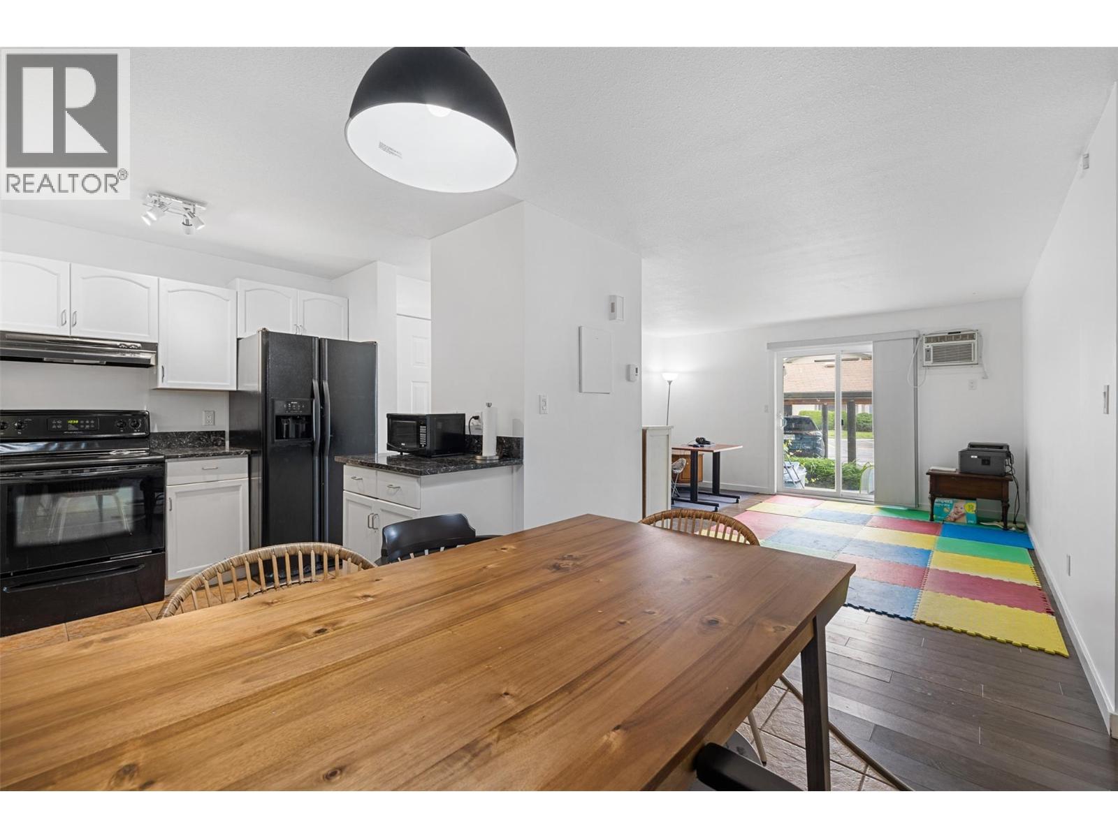 735 Cook Road Unit# 104C, Kelowna, BC - Indoor