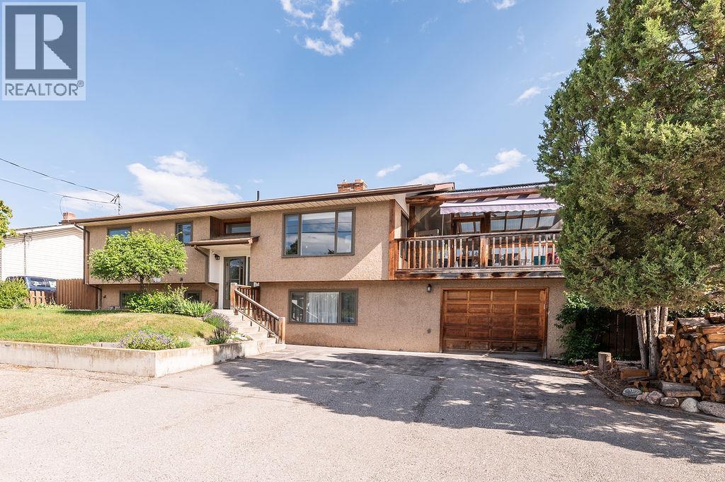 1110 6Th Street S, Invermere, BC - Outdoor