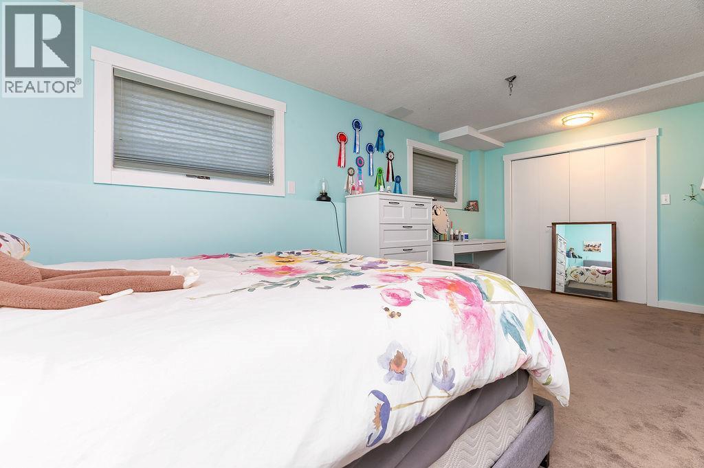 1110 6Th Street S, Invermere, BC - Indoor Photo Showing Bedroom
