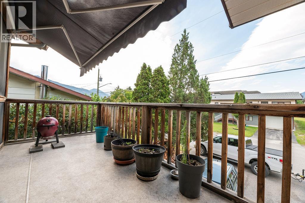 1110 6Th Street S, Invermere, BC - Outdoor With Exterior