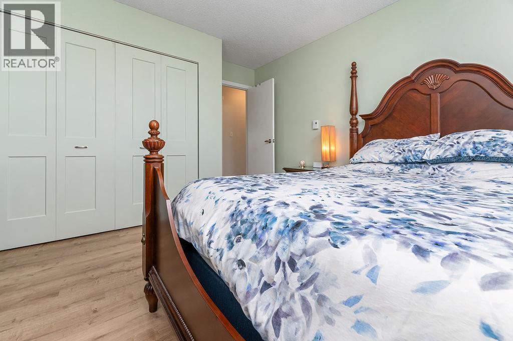 1110 6Th Street S, Invermere, BC - Indoor Photo Showing Bedroom