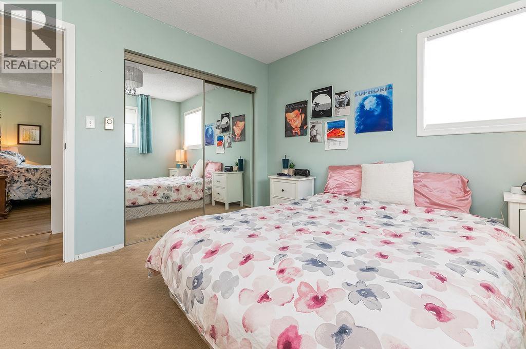 1110 6Th Street S, Invermere, BC - Indoor Photo Showing Bedroom