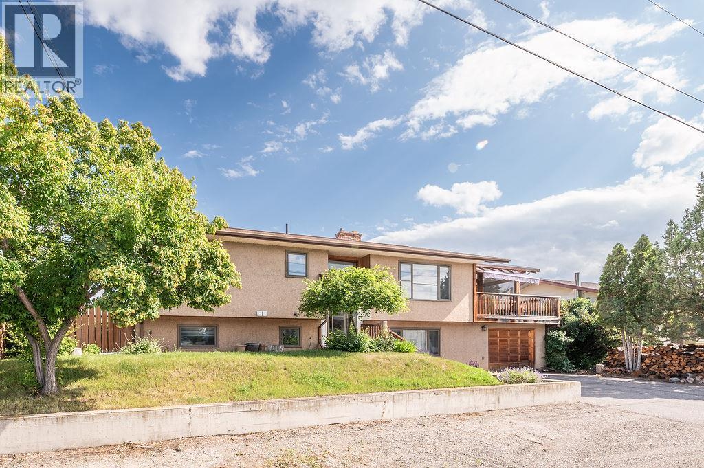1110 6Th Street S, Invermere, BC - Outdoor
