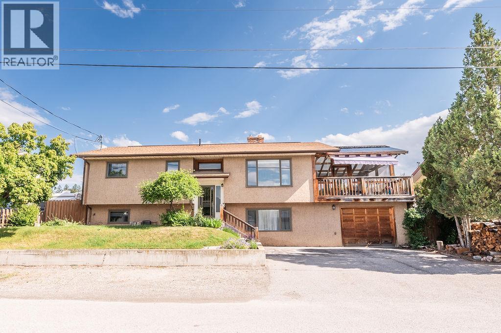 1110 6Th Street S, Invermere, BC - Outdoor