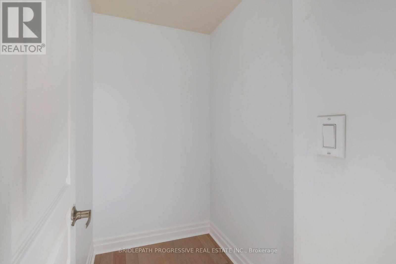 509 - 1 Avondale Avenue, Toronto, ON - Indoor Photo Showing Other Room