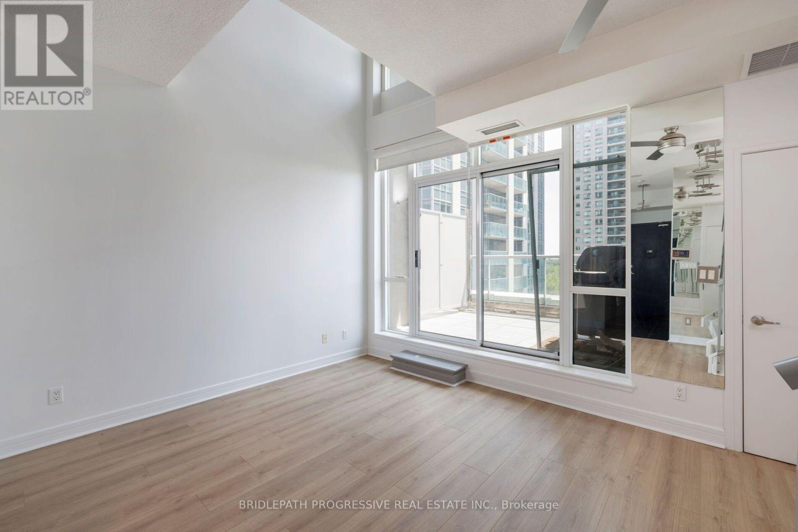 509 - 1 Avondale Avenue, Toronto, ON - Indoor Photo Showing Other Room