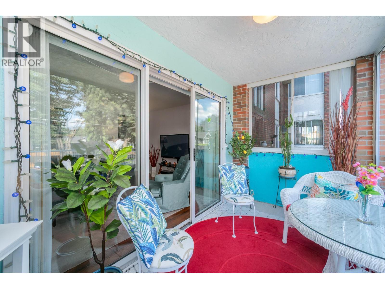 878 Bernard Avenue Unit# 103, Kelowna, BC - With Deck Patio Veranda With Exterior