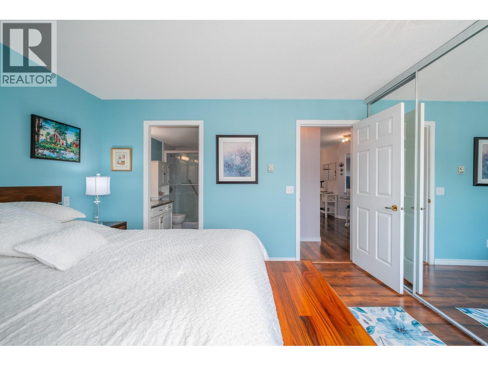 878 Bernard Avenue Unit# 103, Kelowna, BC - Indoor Photo Showing Bedroom