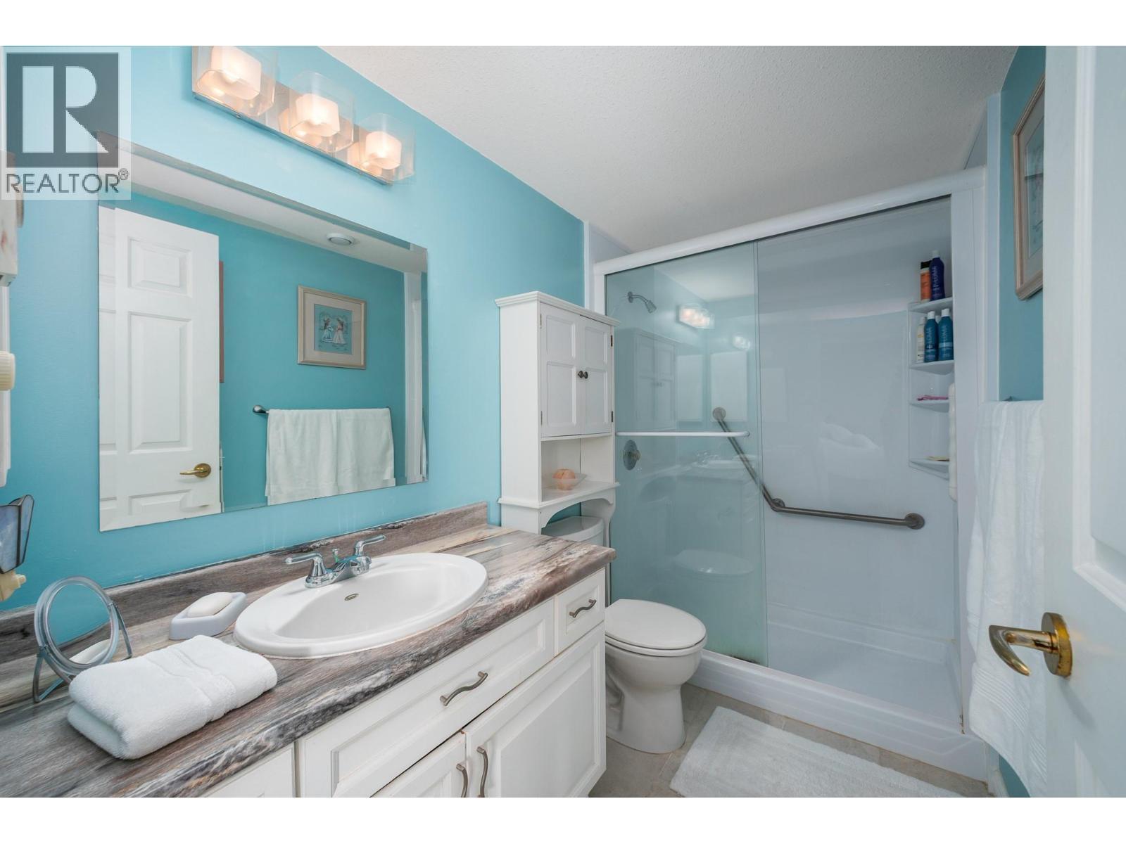 878 Bernard Avenue Unit# 103, Kelowna, BC - Indoor Photo Showing Bathroom