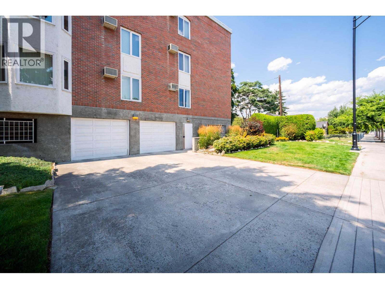 878 Bernard Avenue Unit# 103, Kelowna, BC - Outdoor